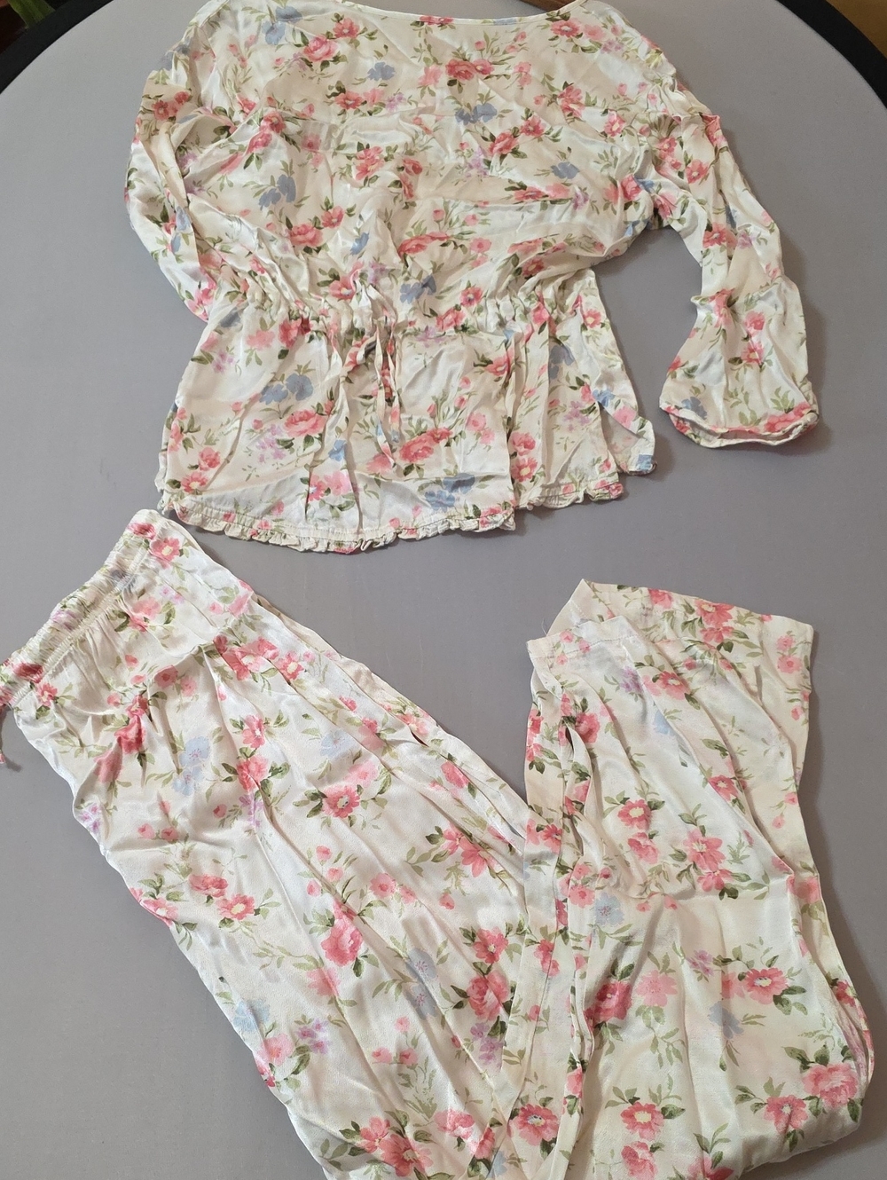 Gilligan & O'Malley Cream Floral  Pink and Blue Pajama Set M